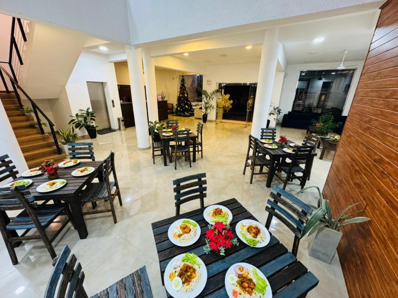 Lucky Transit Hotel - Katunayake Airport Kültér fotó