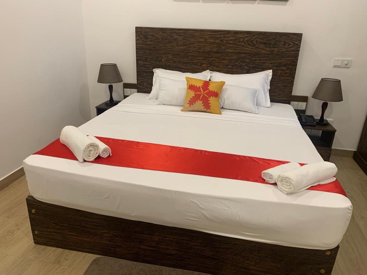 Lucky Transit Hotel - Katunayake Airport Kültér fotó